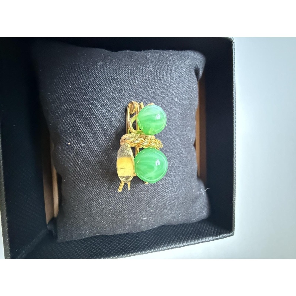 Goldtone Brooch Pin Green Glass Stone